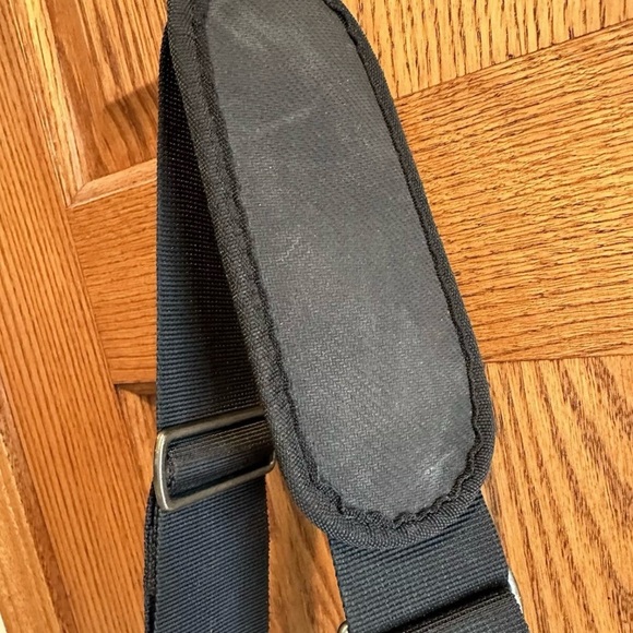 Vintage Eddie Bauer Canvas Leather Duffle Weekender Bag Duffel Gym Pack Carry On - Picture 4 of 12